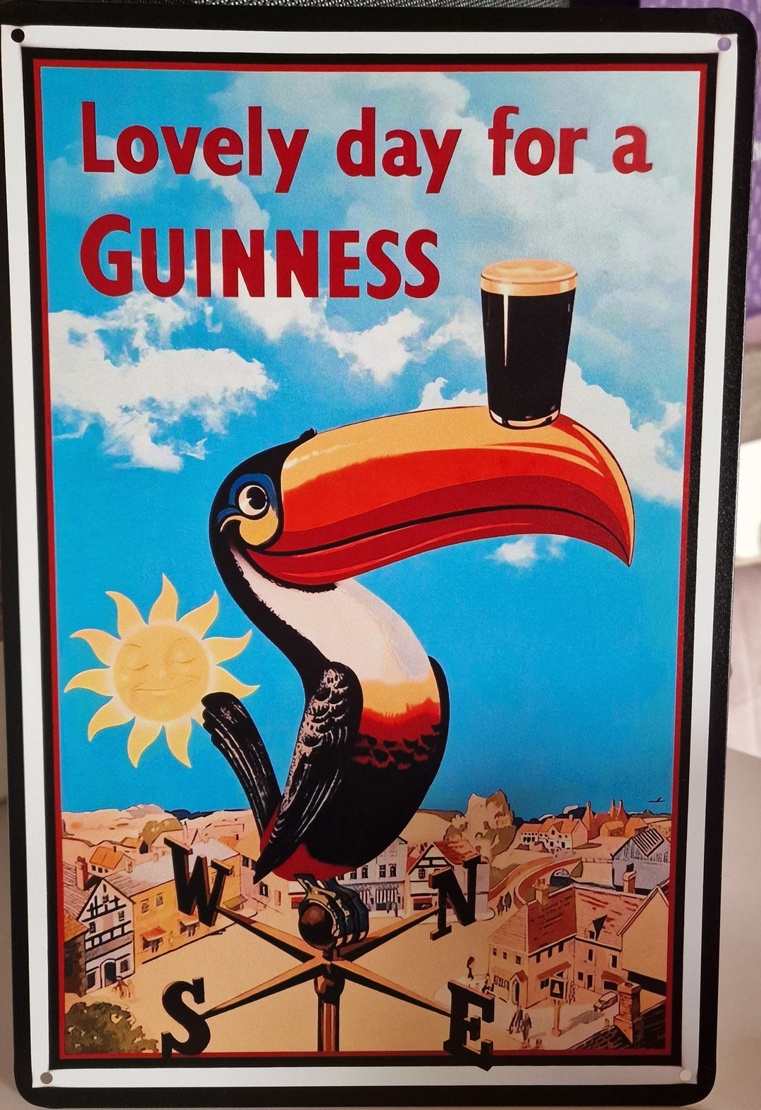 Blechschild 30 cm x 20 cm mit Beschriftung " Lovely Day for a Guinness " / Tucan