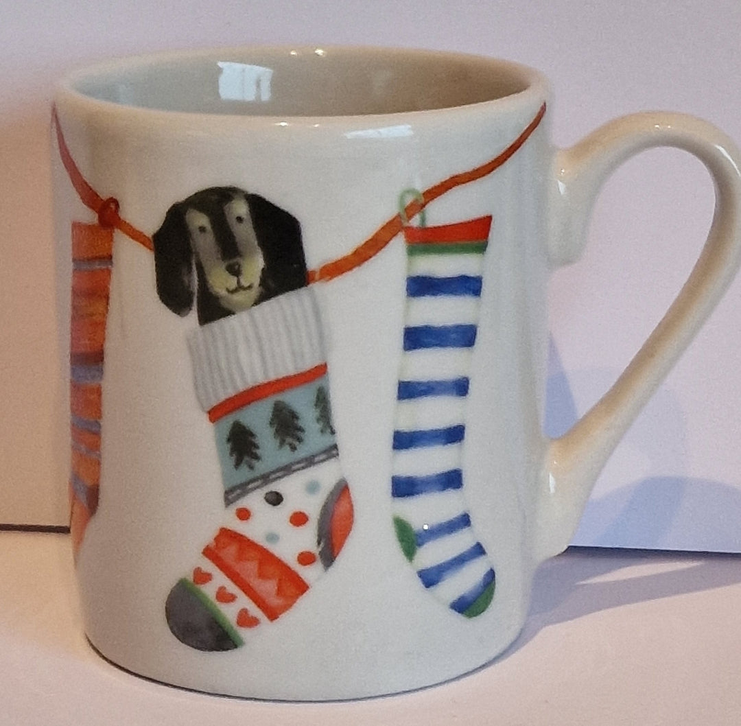 Espressotasse aus Porzellan mit Weihnachts-Motiv "Stockings mit Hund"