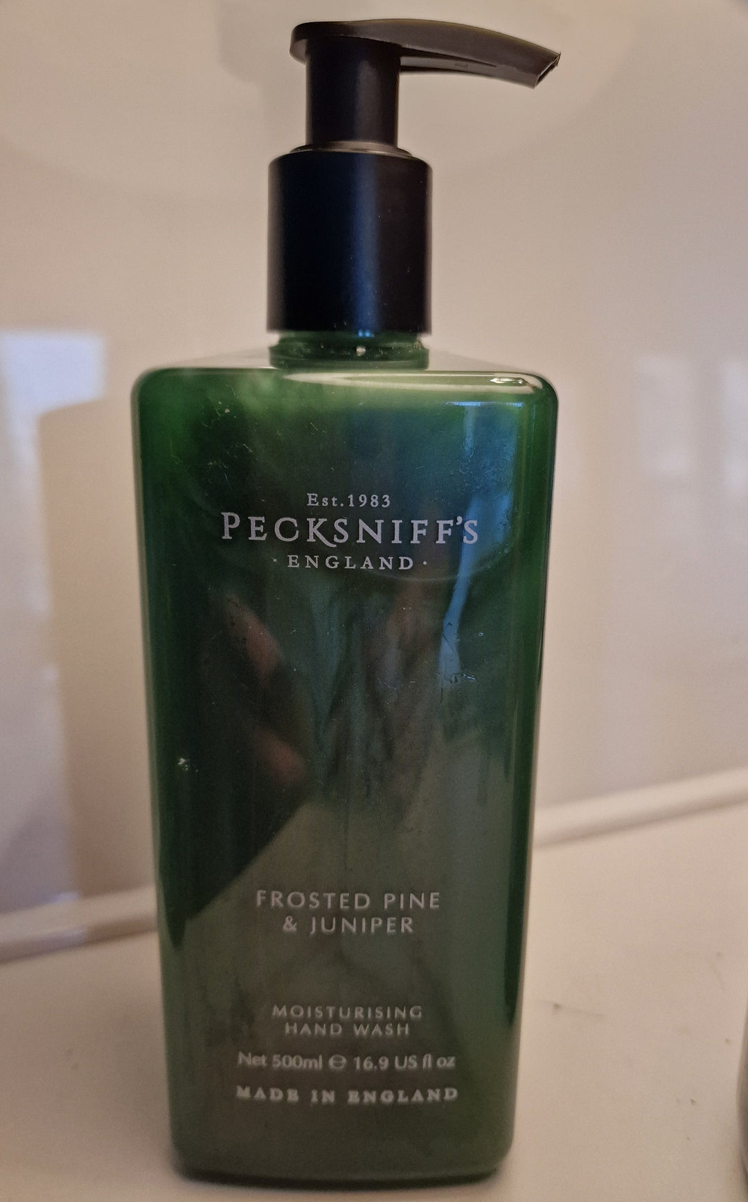 Pecksniff's "Frosted pine & Juniper " , Moisturizing Hand Wash 500 ml