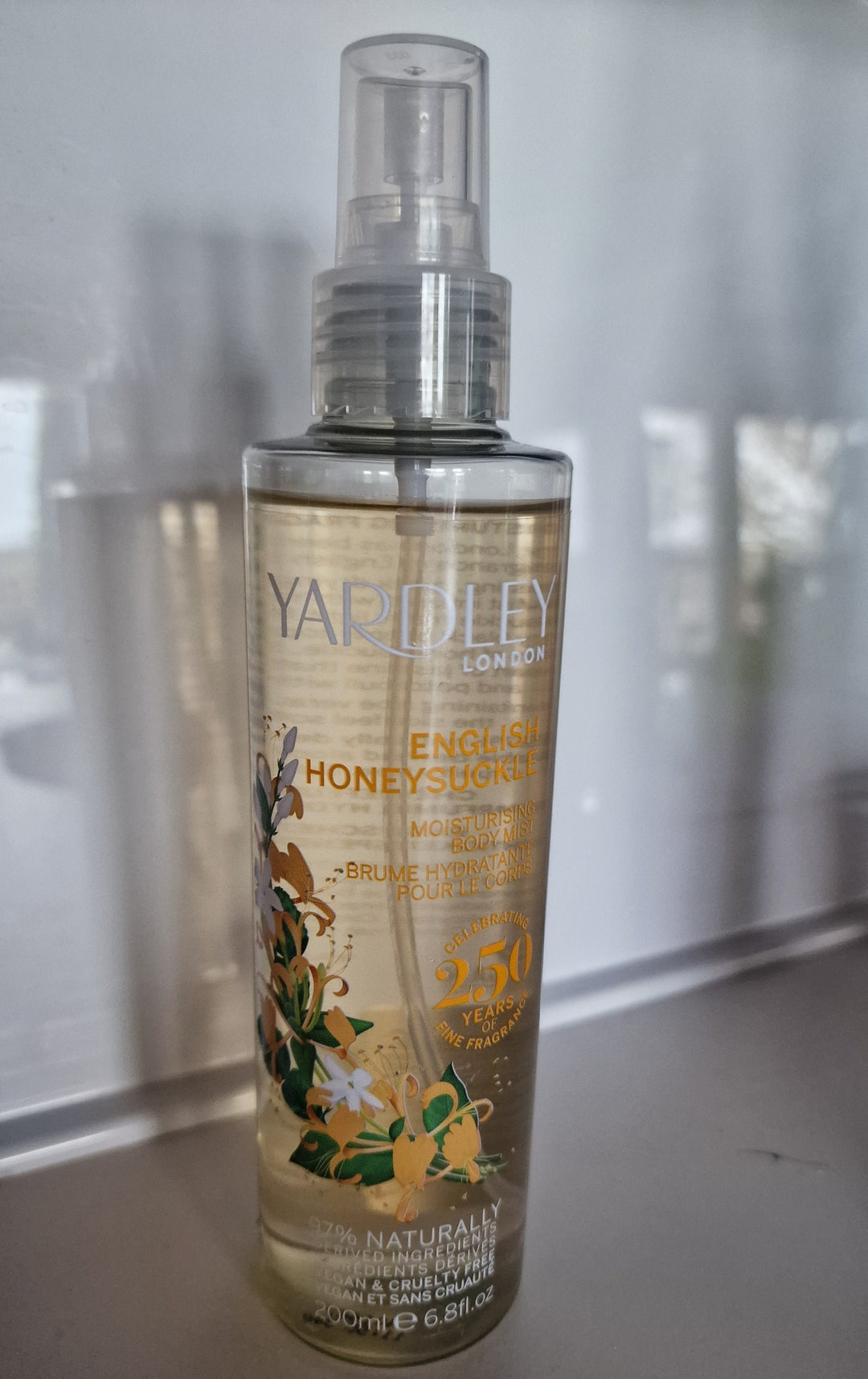 Yardley English Honeysuckle Moisturizing Body Mist, Spray 200 ml