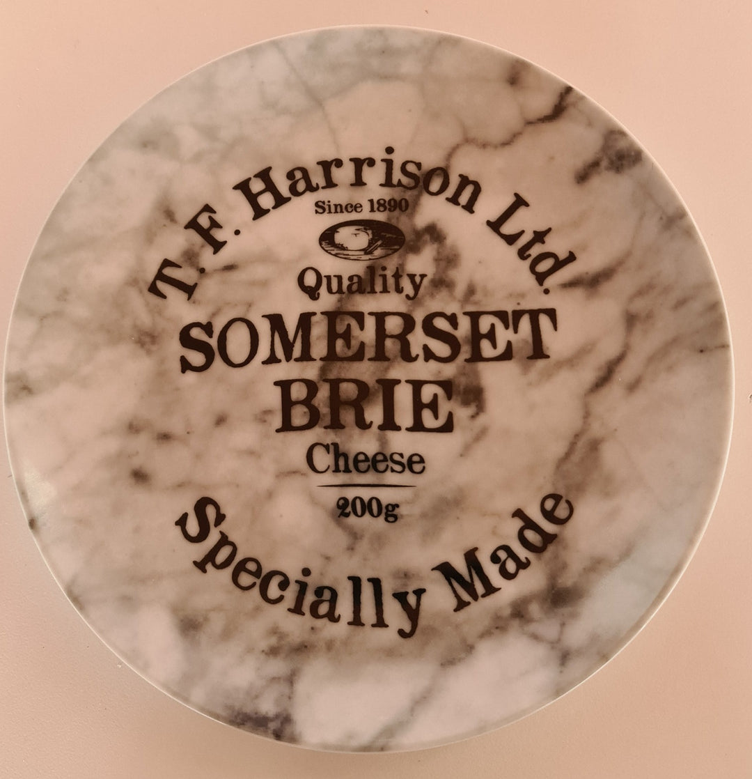 Käseteller, Porzellan mit Beschriftung "Somerset Brie", Durchmesser ca 20 cm - British Moments