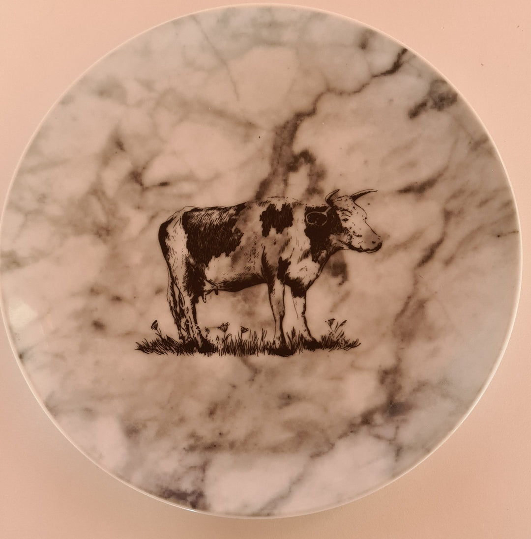 Käseteller, Porzellan mit Kuh - Motiv , Durchmesser ca 20 cm - British Moments