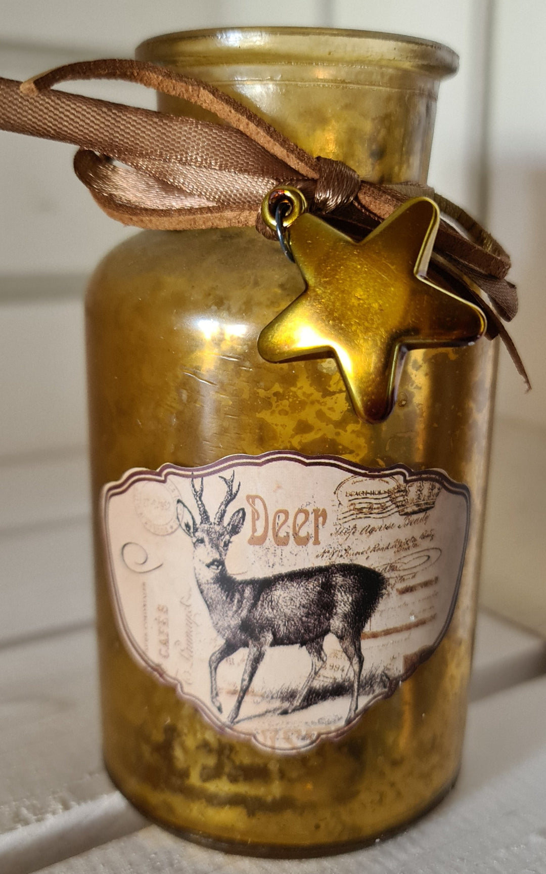 Goldbraune Dekoflasche/ Vase mit Hirschmotiv - British Moments / Fernweh-Kaufhaus