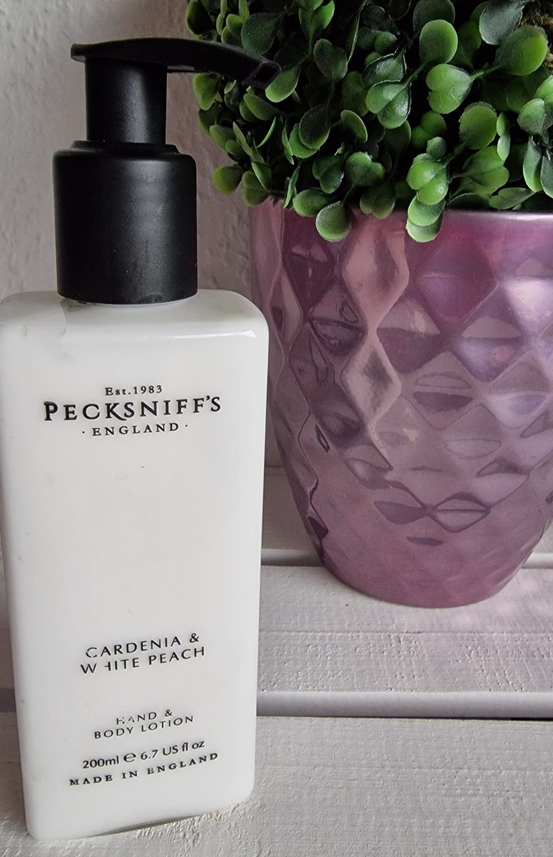 Pecksniff's Gardenia & White Peach Hand & Body Lotion 200 ml