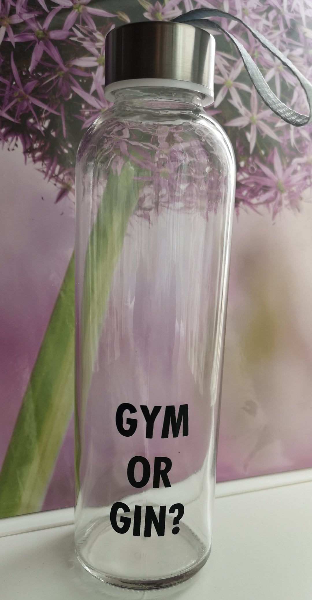Glasflasche mit Deckel- Für Sport und Gym. Mit Beschriftung "Gym or Gin?", 480 ml - British Moments
