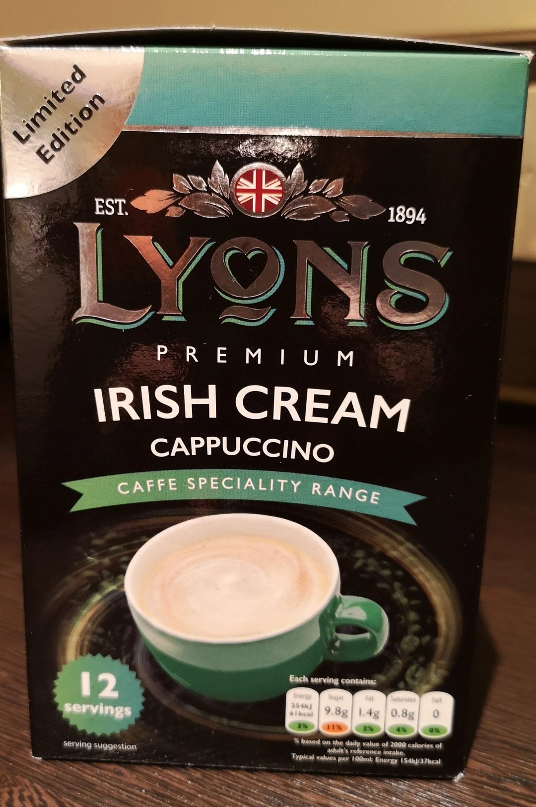 Lyons Cappuccino Typ Irish cream, limited edition, 12 Tassenportionen - British Moments