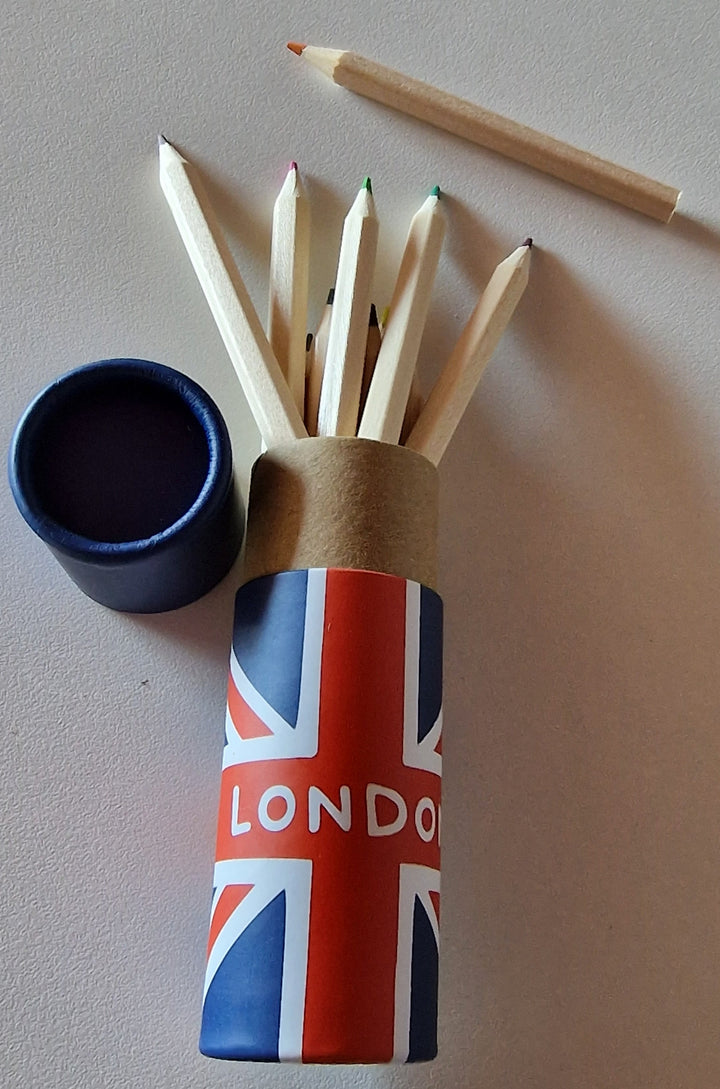Bleistiftdose mit 12 Buntstiften Union Jack Design und Schriftzug " LONDON"