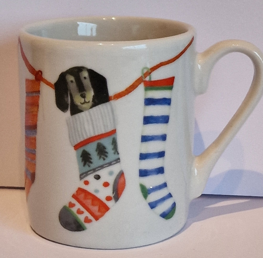Espressotasse aus Porzellan mit Weihnachts-Motiv "Stockings mit Hund"