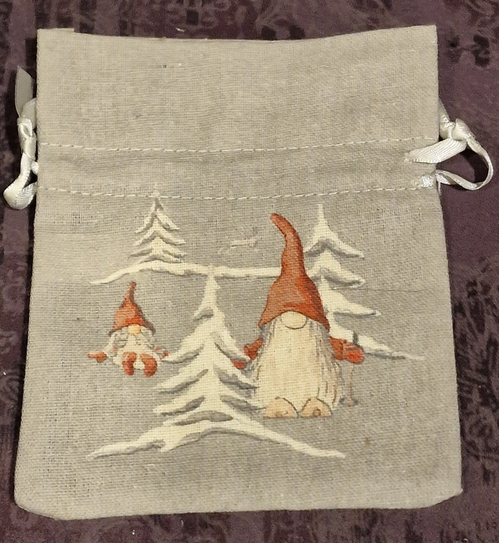 Geschenkbeutel  mit skandinavischen Weihnachtswichtel-Motiven, 10cm  x 15 cm