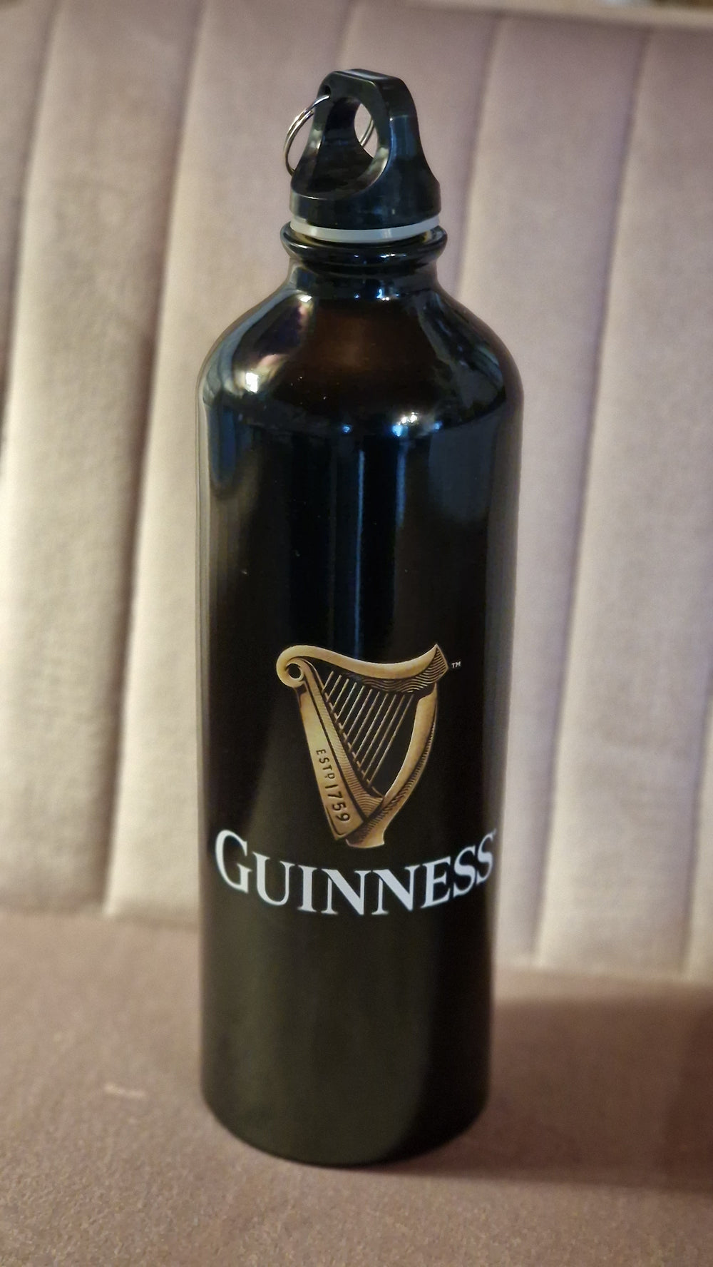 Thermoflasche "Guinness", Aluminium an Karabinerhaken 500 ml