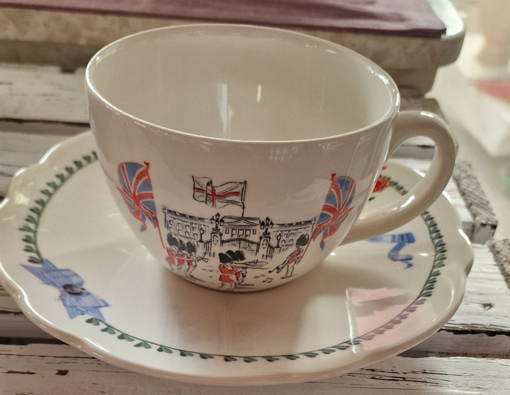 Cath Kidston Set Tasse mit Untertasse aus der Coronation and Commemoration Serie