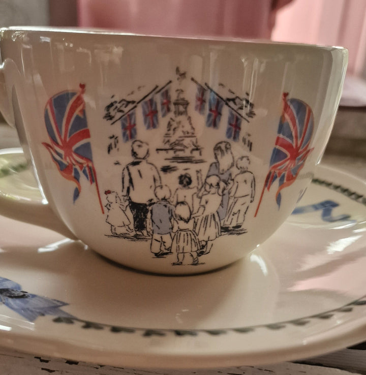 Cath Kidston Set Tasse mit Untertasse aus der Coronation and Commemoration Serie