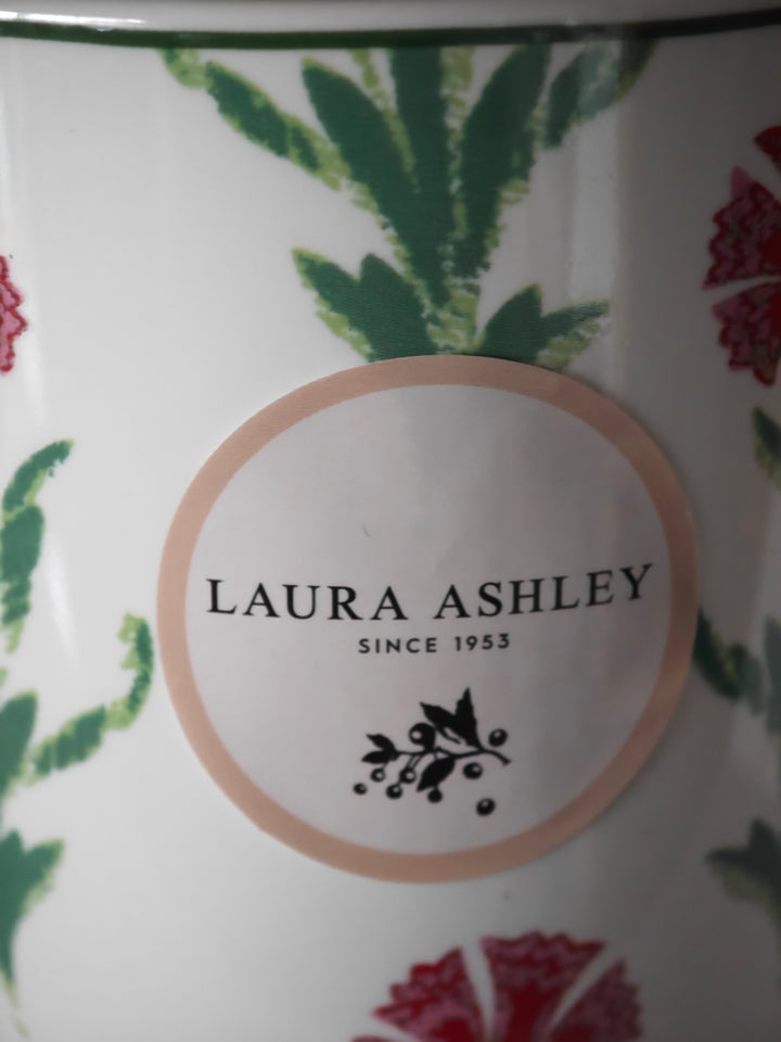 Laura Ashley Tasse / Becher, Porzellan mit Blumendruck