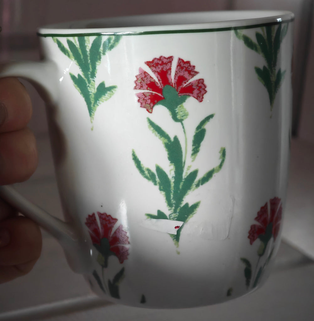 Laura Ashley Tasse / Becher, Porzellan mit Blumendruck