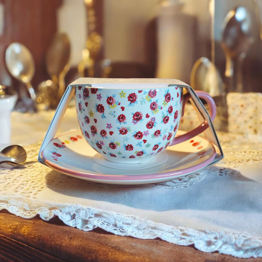Cath Kidston Set Teetasse mit Untertasse aus der "Rose and Hearts"-Serie