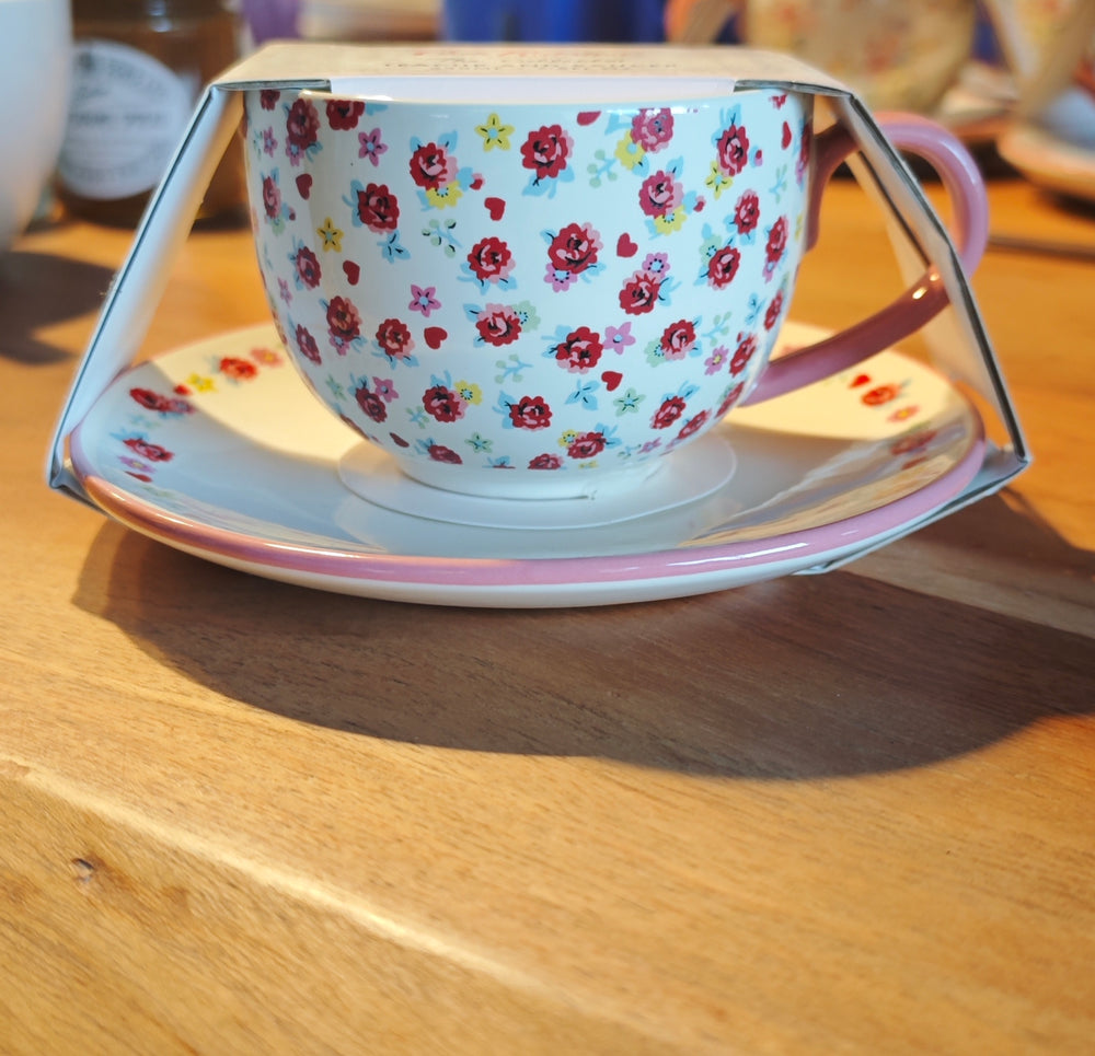 Cath Kidston Set Teetasse mit Untertasse aus der "Rose and Hearts"-Serie