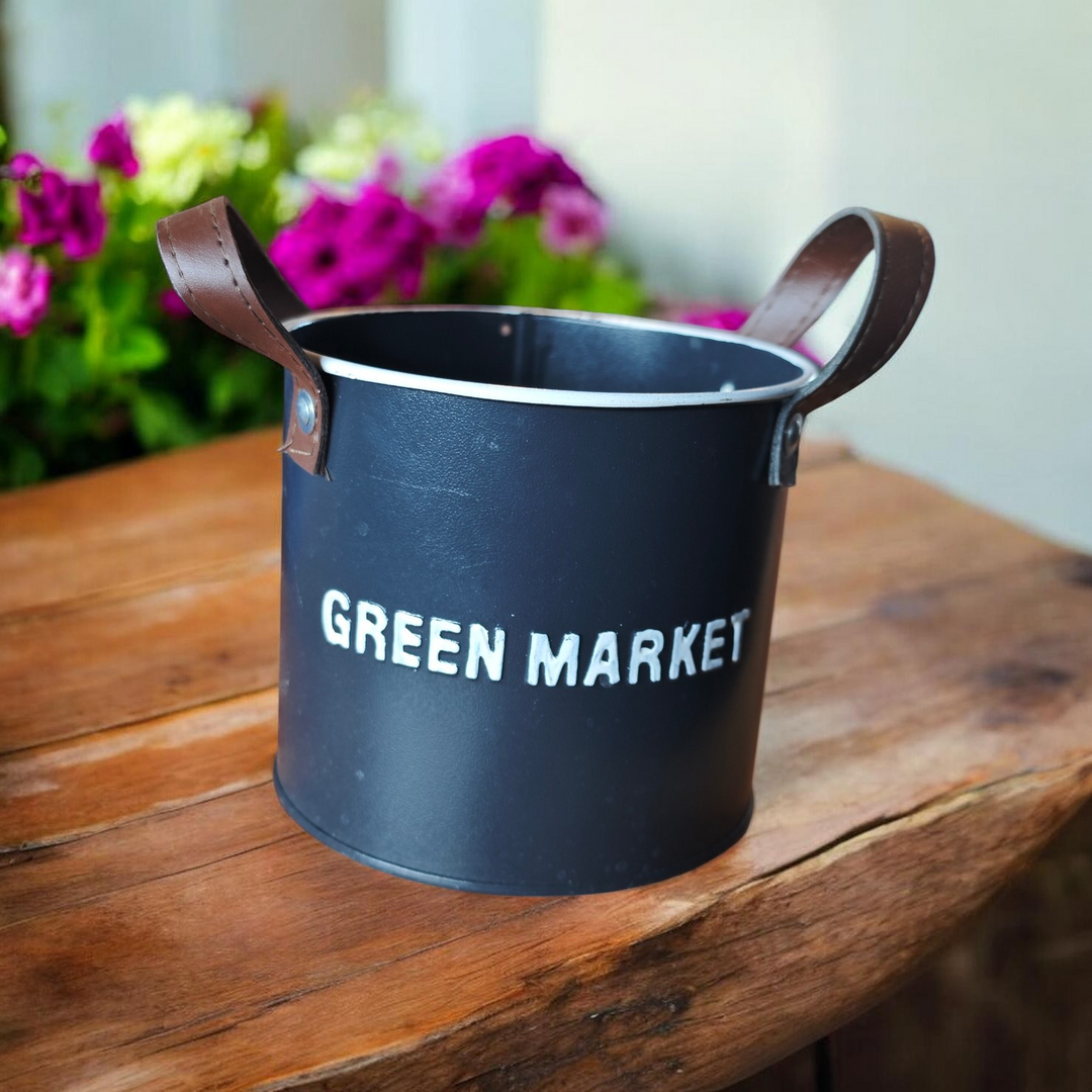 Pflanzeimer Blech, mattschwarz lackiert mit  Beschriftung "Green Market"