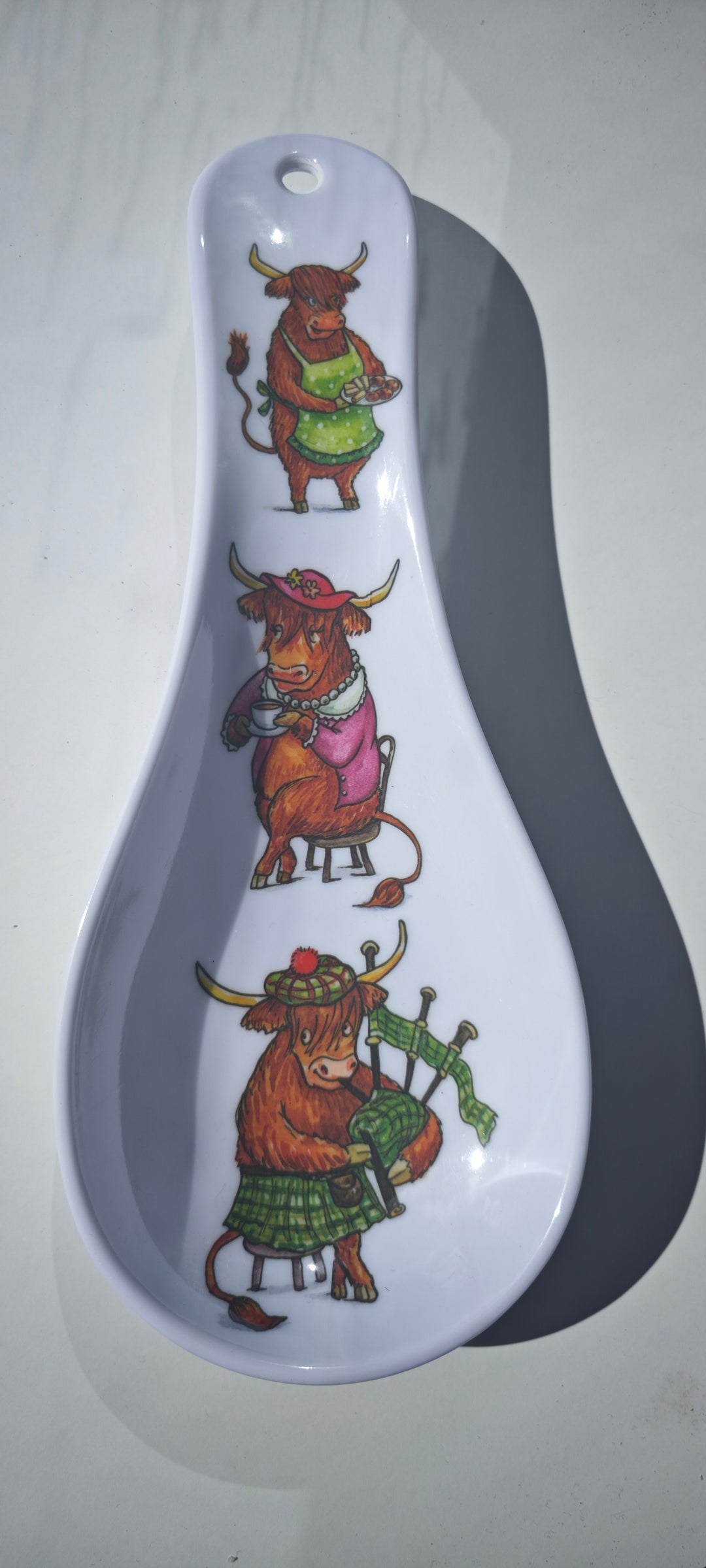 Löffel- Ablage ( Spoon-Rest) , Kunststoff, mit lustigem Highland Cow Motiv