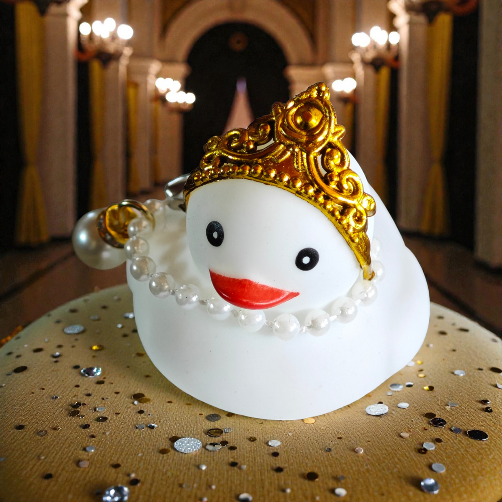 Eine wahrhaft royale Mini-Bade-Ente