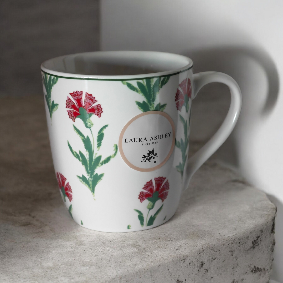 Laura Ashley Tasse / Becher, Porzellan mit Blumendruck