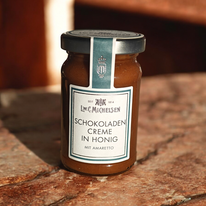 Schokoladencreme in Honig mit Amaretto