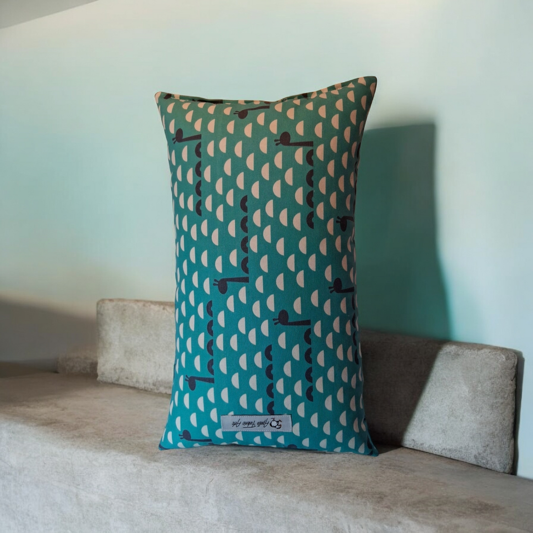 Reise-Kissen Motiv  "Nessie ", Handarbeit