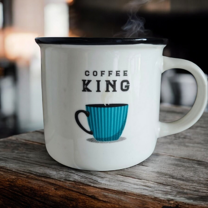 Kaffeebecher,  Keramik mit Beschriftung "Coffee King"