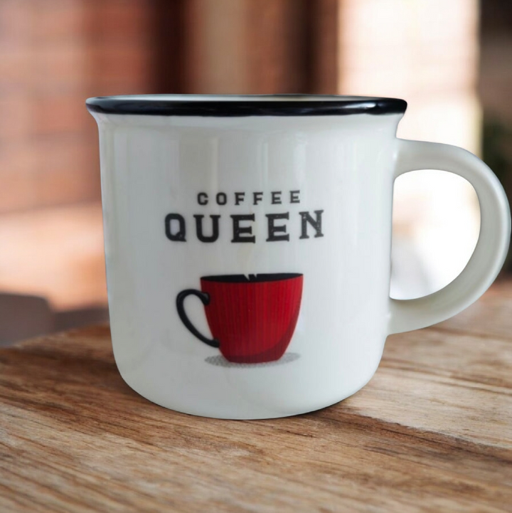 Kaffeebecher,  Keramik mit Beschriftung "Coffee  Queen"