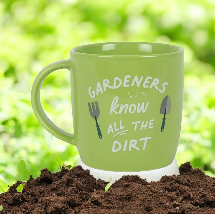 Becher, Keramik   "Gardeners know all the dirt " grün