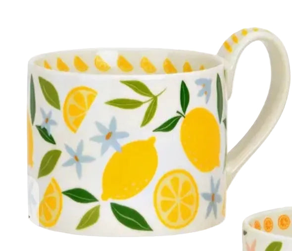 Tasse mit Zitronen-Motiv