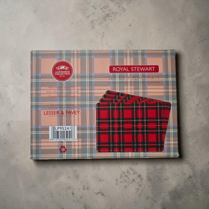 Tischsets mit Tartan Muster , rot. 4er Set, Rückseite, KI -Info : Hintergrund