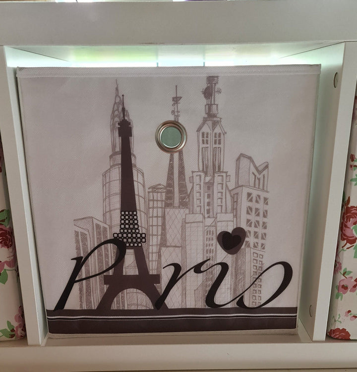 Aufbewahrungsbox  mit Metallöse" Paris"    ca. 32cm x32cm x32cm - British Moments