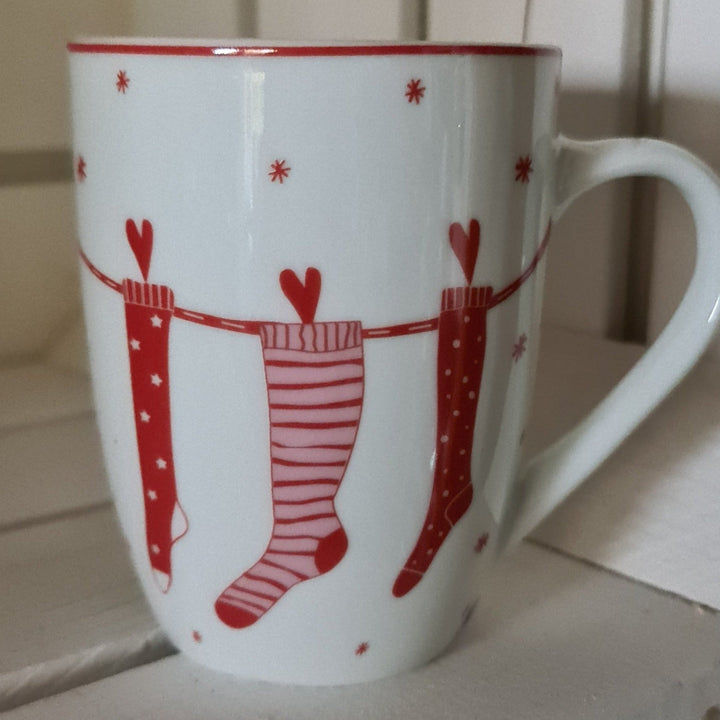 Becher Keramik , weiß " Christmas Stockings" - British Moments / Fernweh-Kaufhaus