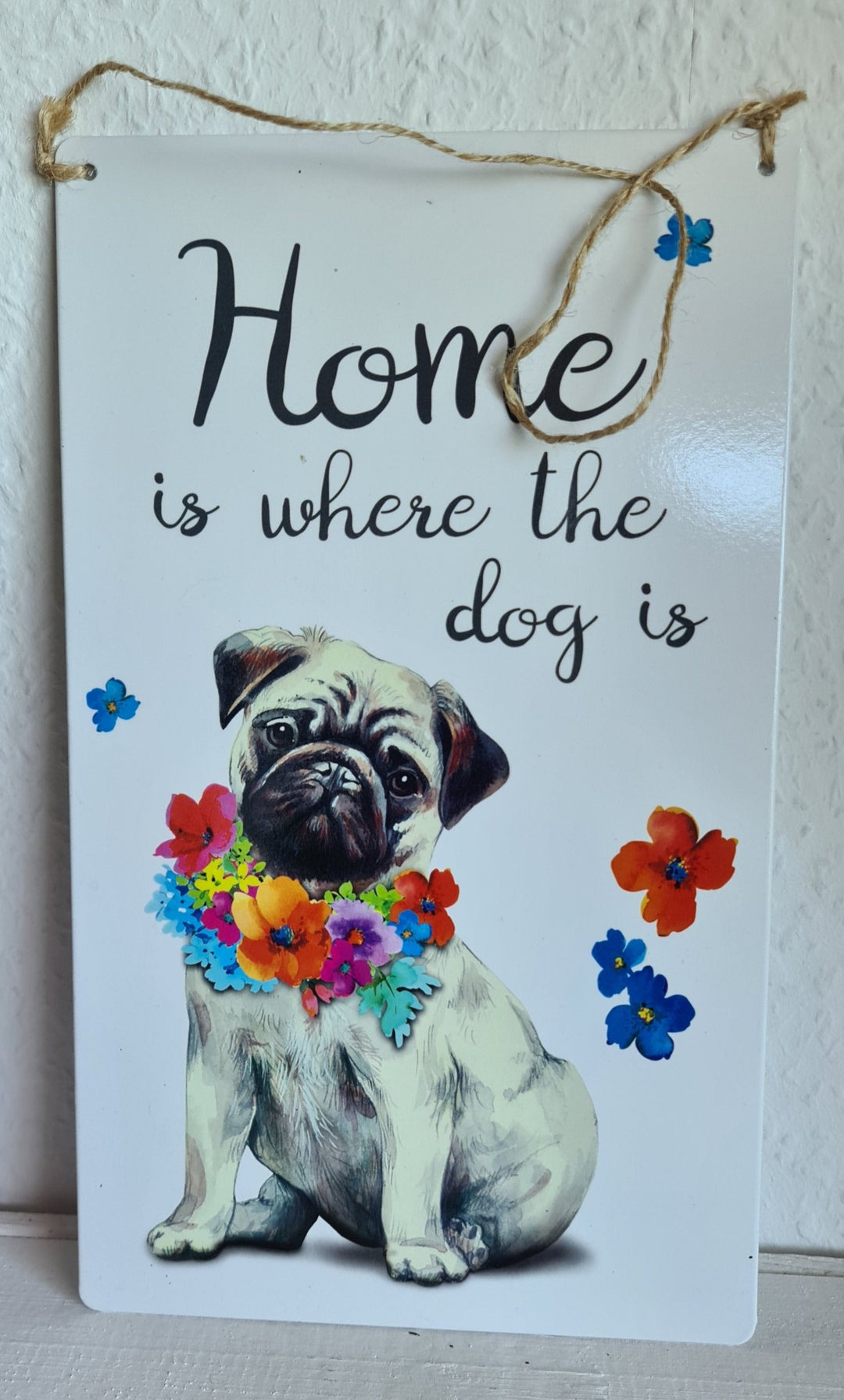 Blechschild  ca. 30 cm  x 20 cm mit Kordel zum Aufhängen " Home is where the dog is...." - British Moments / Fernweh-Kaufhaus