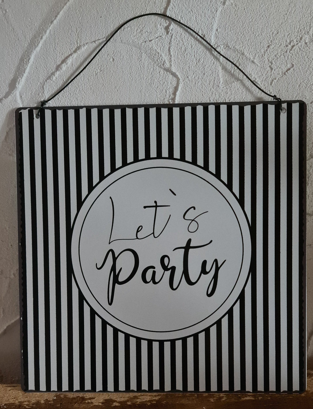 Blechschild, schwarz/weiß /ca 20cm  x 20 cm "Let's Party" - British Moments