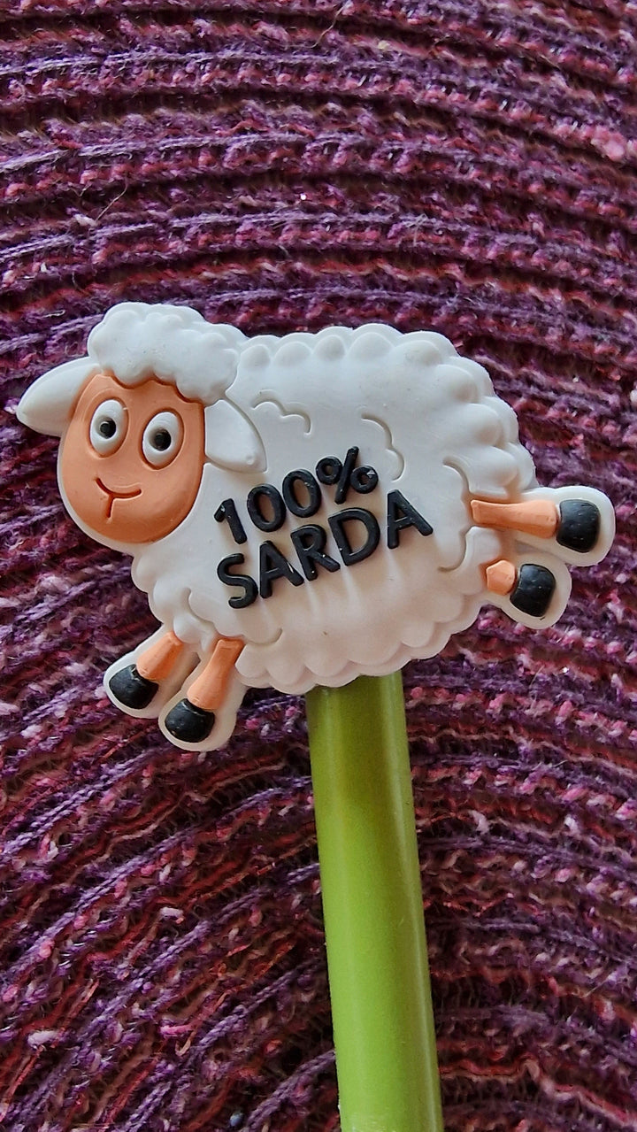 Bleistift für Sardinien Fans . Grün mit Beschriftung "I love Sardegna "und Schaf Spitze