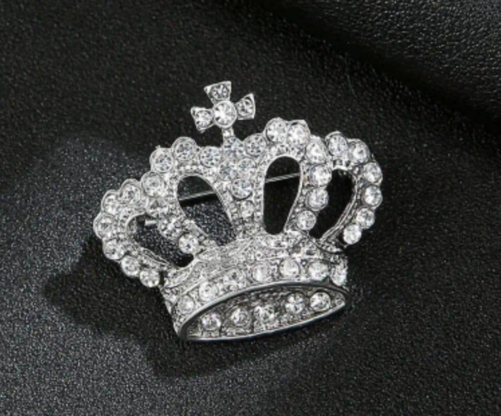 Brosche/Pin/Anstecknadel, "Krone ", silberfarbig mit Strass-Steinchen