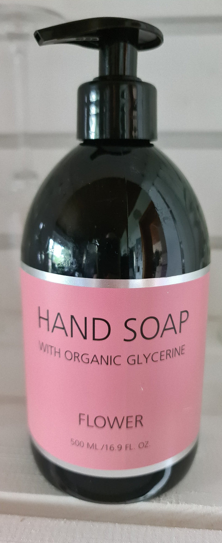 Flüssigseife mit toll fruchtigem Blütenduft  in Pumspender-Flasche  500 ml (hergestellt in Dänemark) - British Moments / Fernweh-Kaufhaus