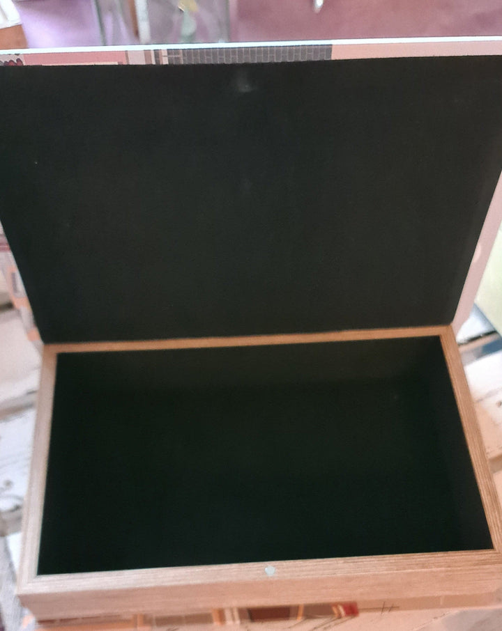 Edle Schachtel  in Buchoptik "Paris", ca. 15,5  x 25 cm - British Moments / Fernweh-Kaufhaus