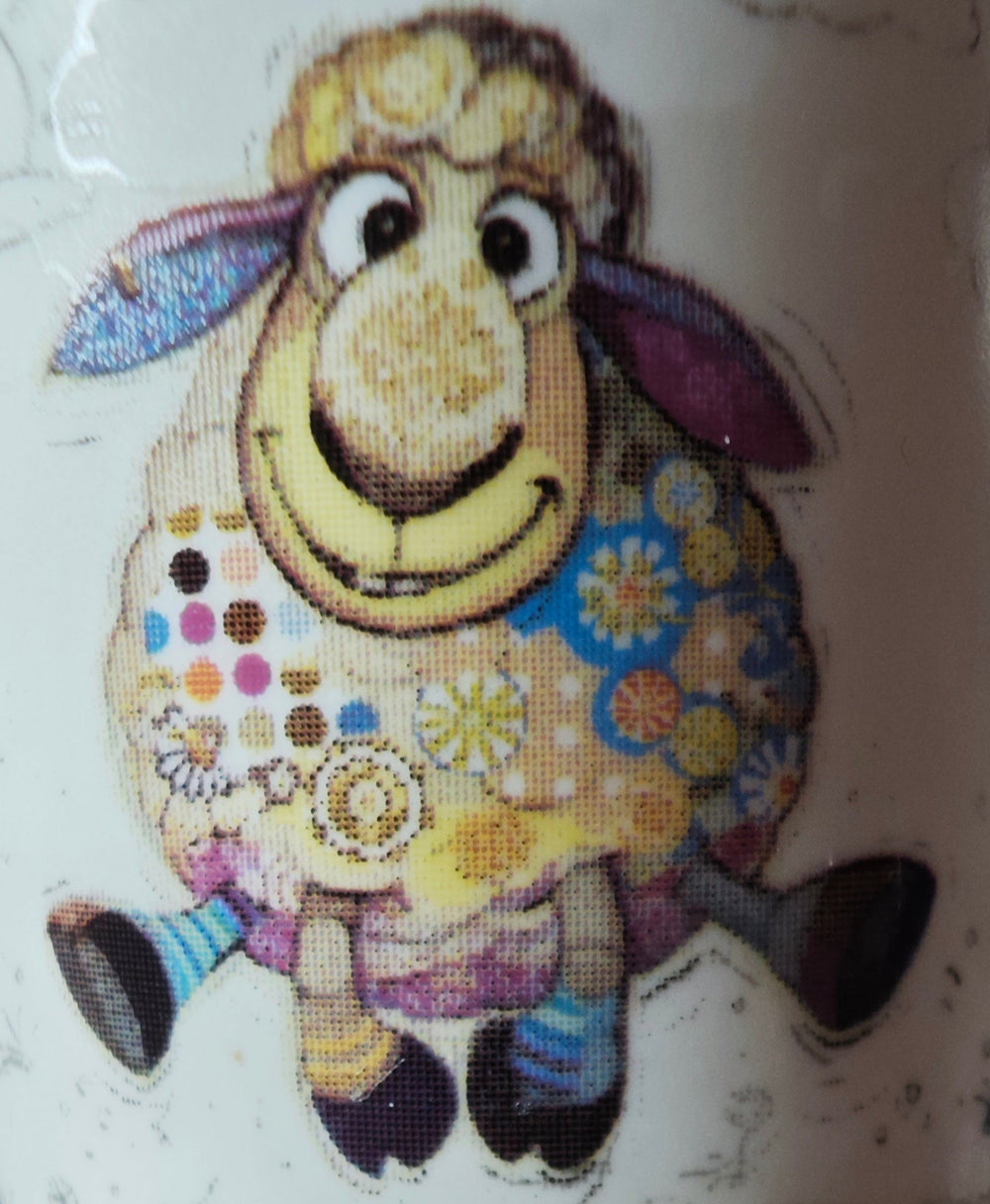 Eierbecher , Porzellan, beige mit lustigem Schaf-Motiv