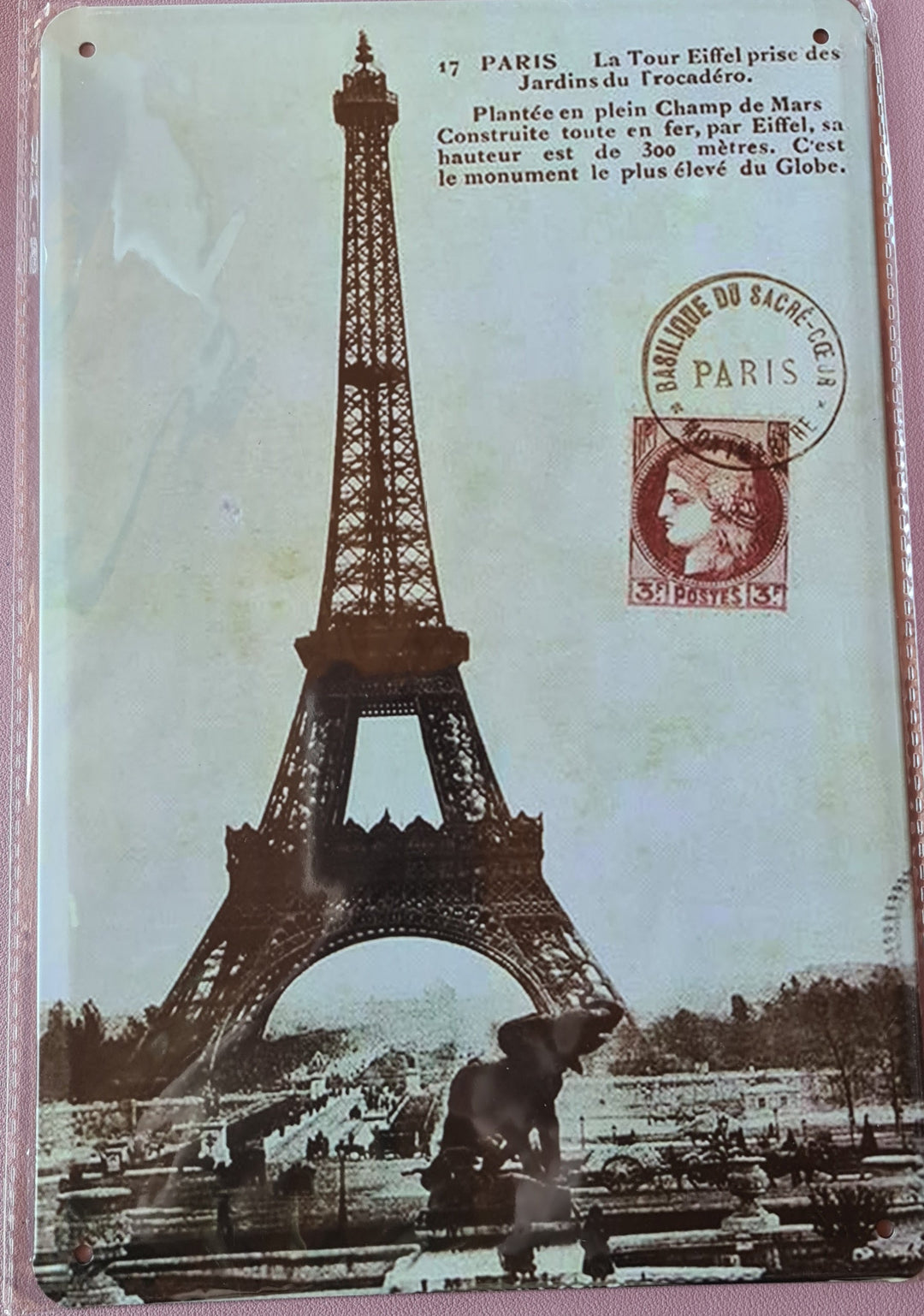 Blechschild  "Eiffelturm Paris/Briefmarke" - British Moments / Fernweh-Kaufhaus