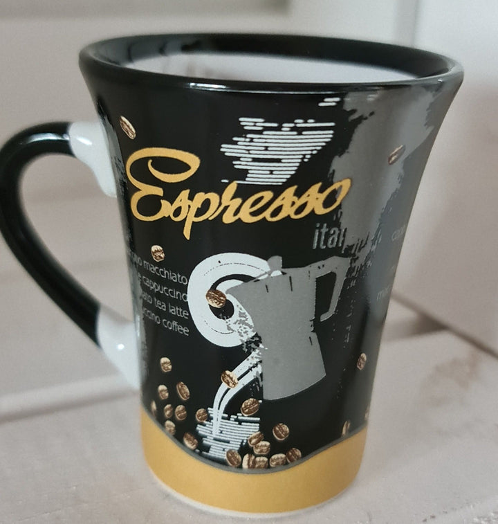 Elegant geformte  Espressotasse mit ital. Motiven - British Moments / Fernweh-Kaufhaus