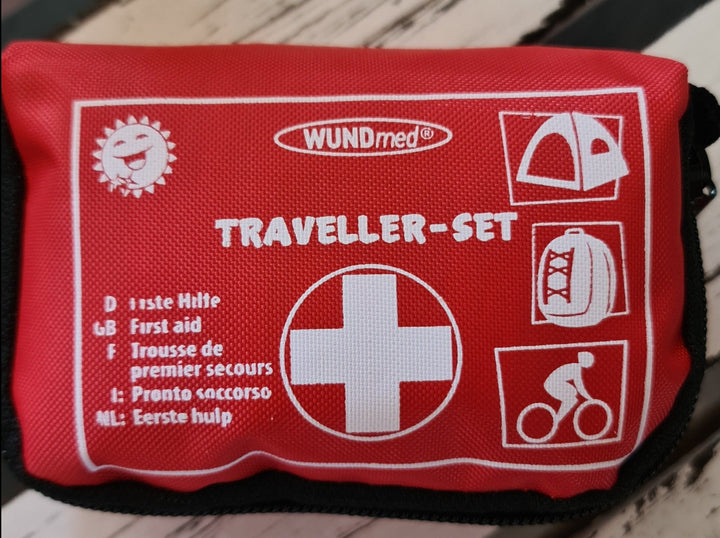 Erste Hilfe Set für die Reise "Traveller Set" , 32 Teile, in Reißverschlußtäschen 11cm x 8cm x5 cm - British Moments / Fernweh-Kaufhaus