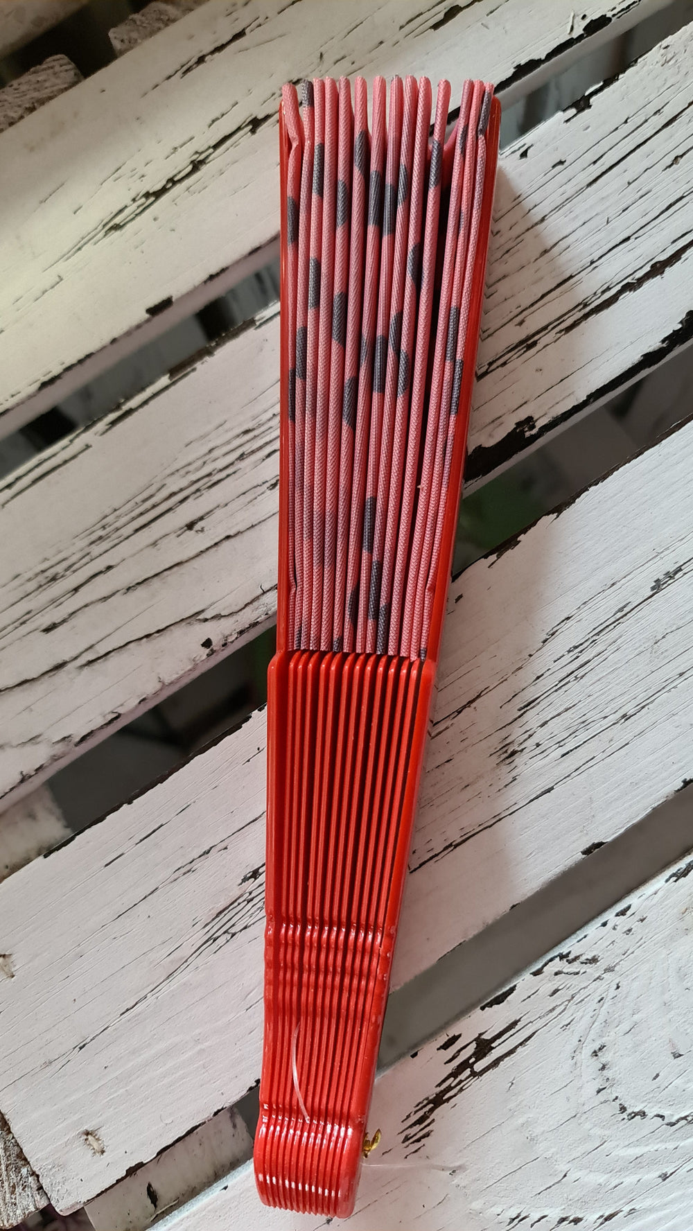 Fächer, rot mit schwarzen Punkten - British Moments / Fernweh-Kaufhaus