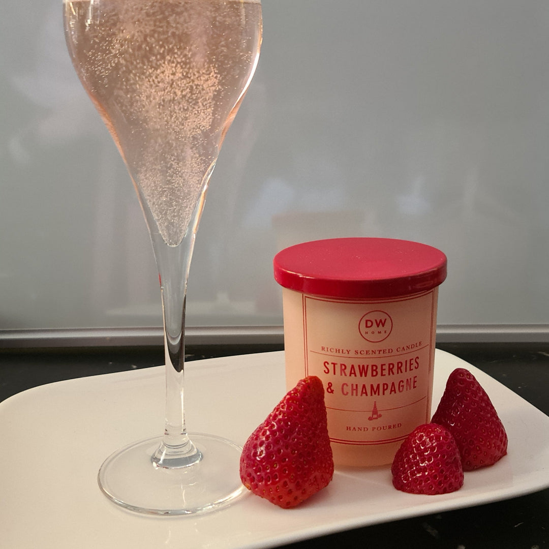 Handgegossene Duftkerze  "Strawberries & Champagne  ".  108 gr. - British Moments