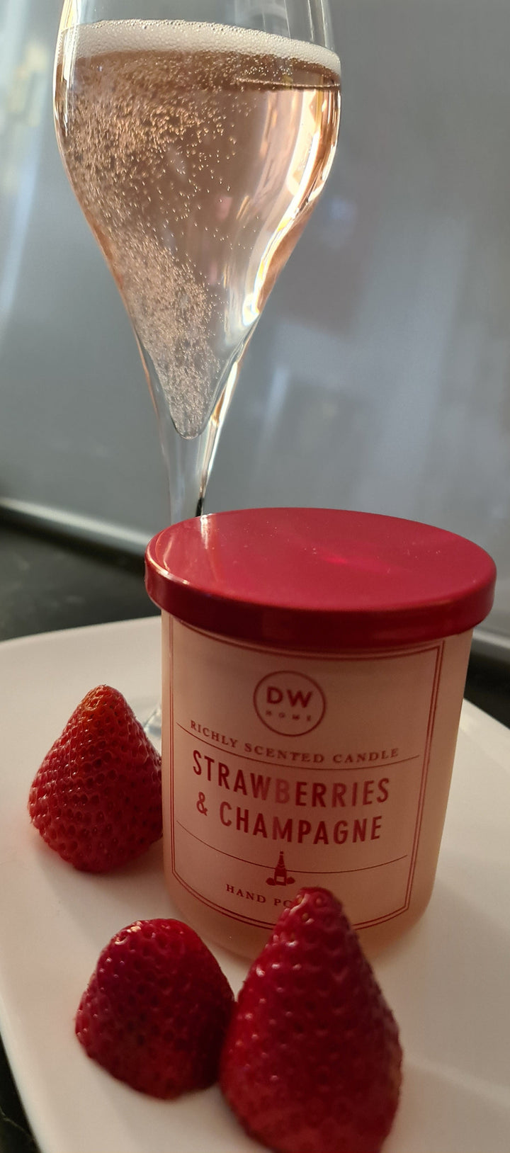 Handgegossene Duftkerze  "Strawberries & Champagne  ".  108 gr. - British Moments