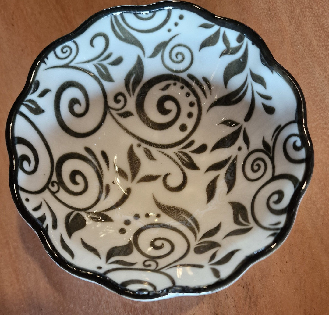 Keramik-Schälchen für Tapas oder Antipasti, weiß-schwarz, ca. 10 cm – British Moments / Fernweh-Kaufhaus