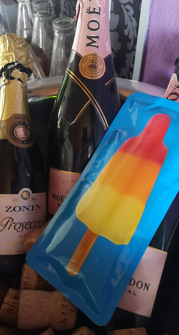 Kühlakku, der Lust auf Sommer macht, Motiv " Düsenjäger-Eis",  20cm  x 9,5 cm - British Moments