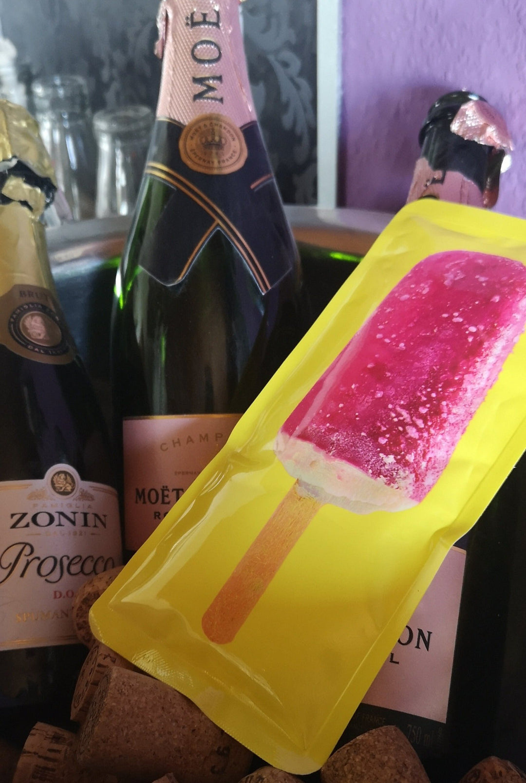 Kühlakku, der Lust auf Sommer macht, Motiv " Himbeer-Eis",  20cm  x 9,5 cm - British Moments