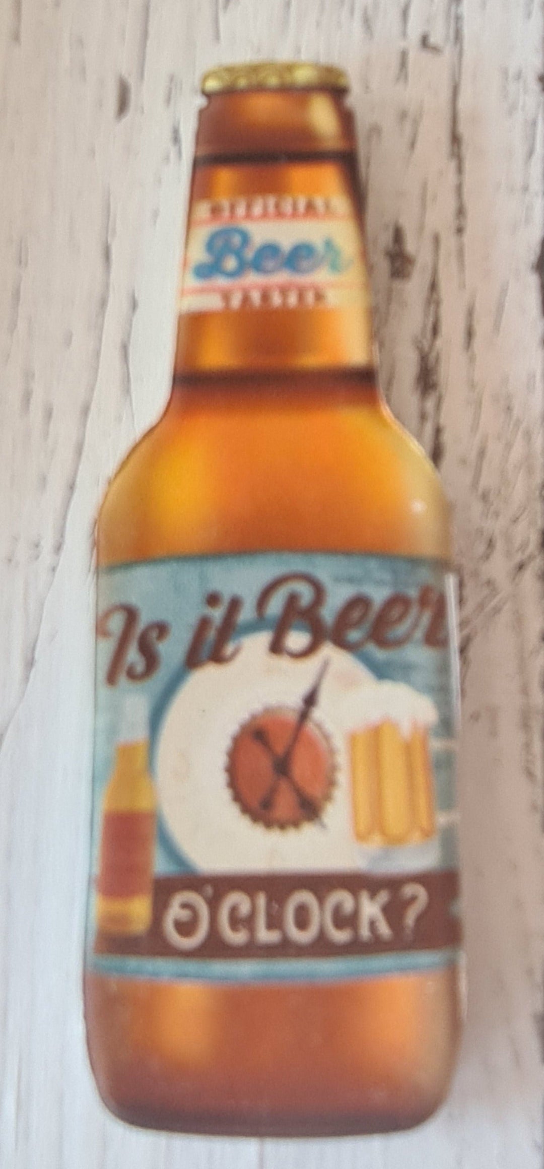 Kühlschrankmagnet  in Bierflaschen-Optik, "It's beer o'clock". - British Moments / Fernweh-Kaufhaus